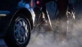 Verbraucherschützer: Dieselskandal: Teilerfolg im Prozess gegen Mercedes